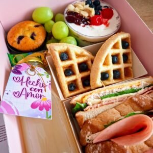 Desayuno día de la mujer - Libro Eres única